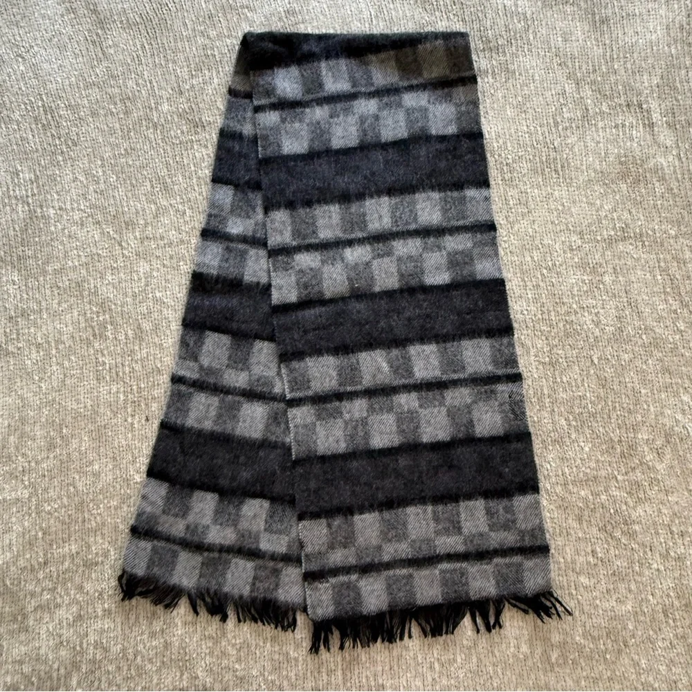 Pierre Cardin Fine Wool Muffler Scarf Gray Black Stripe‎ Fringe